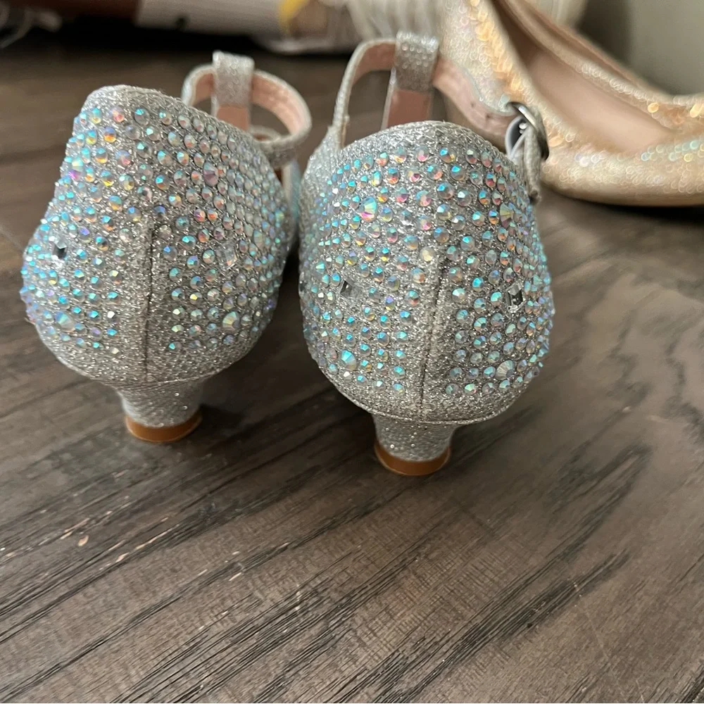 Iridescent Rhinestone T-Strap Dress Shoes - Silver